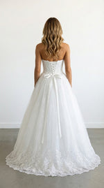 1266- Robe de mariée bustier avec perles et dentelle