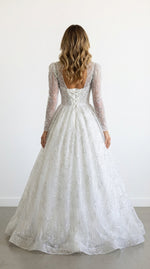 1287- Robe de mariée princesse avec manches longues et perles tombantes