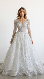 1287- Robe de mariée princesse avec manches longues et perles tombantes