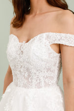 2007- Vestido de noiva princesa com decote canoa 